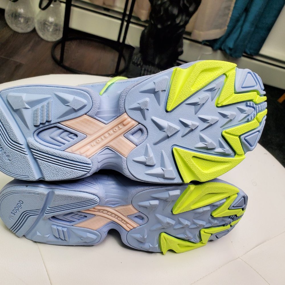 Adidas - Picture 5 of 6